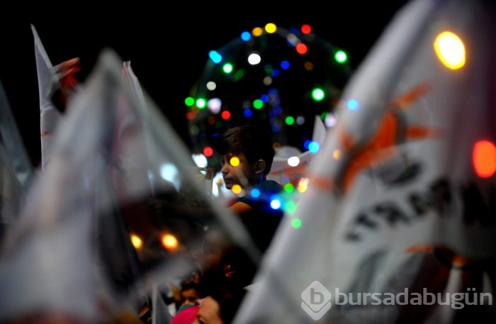 Bursa'da AK Parti'nin seçim kutlamaları başladı