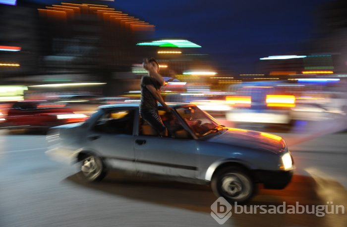 Bursa'da AK Parti'nin seçim kutlamaları başladı