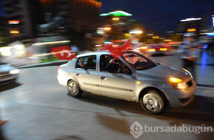 Bursa'da AK Parti'nin seçim kutlamaları başladı