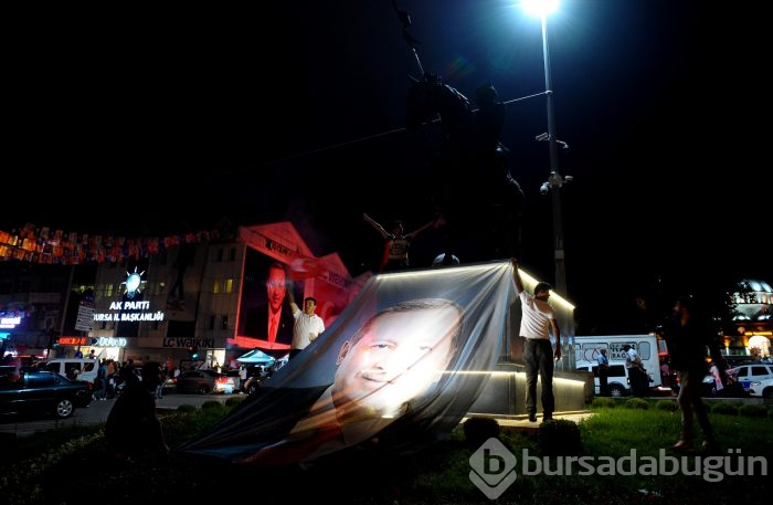 Bursa'da AK Parti'nin seçim kutlamaları başladı