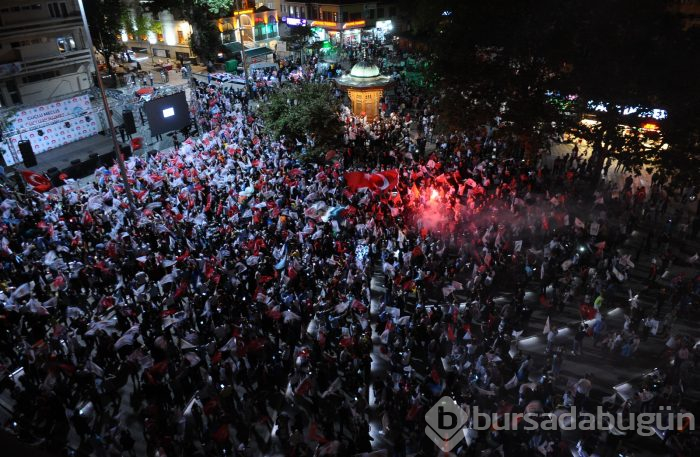 Bursa'da AK Parti'nin seçim kutlamaları başladı