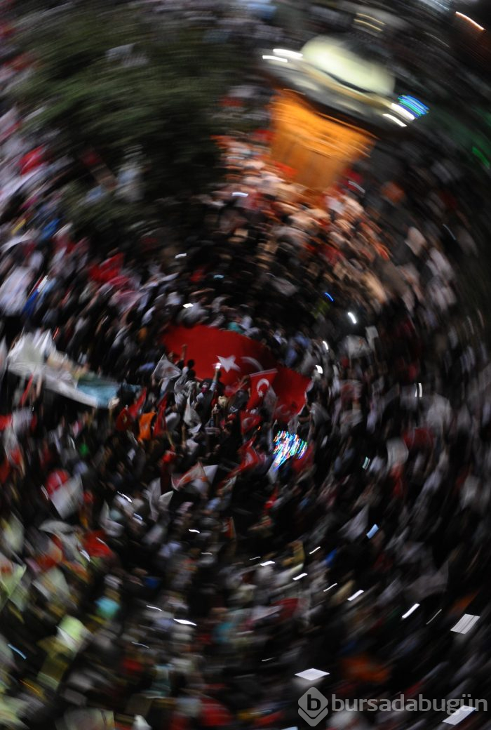 Bursa'da AK Parti'nin seçim kutlamaları başladı
