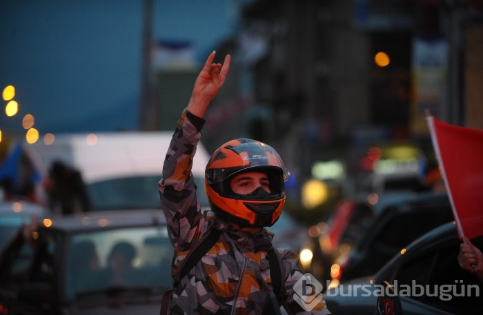 Bursa'da AK Parti'nin seçim kutlamaları başladı