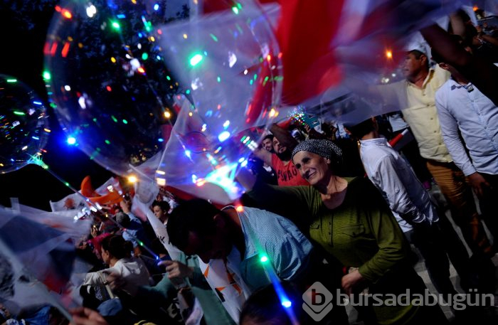 Bursa'da AK Parti'nin seçim kutlamaları başladı