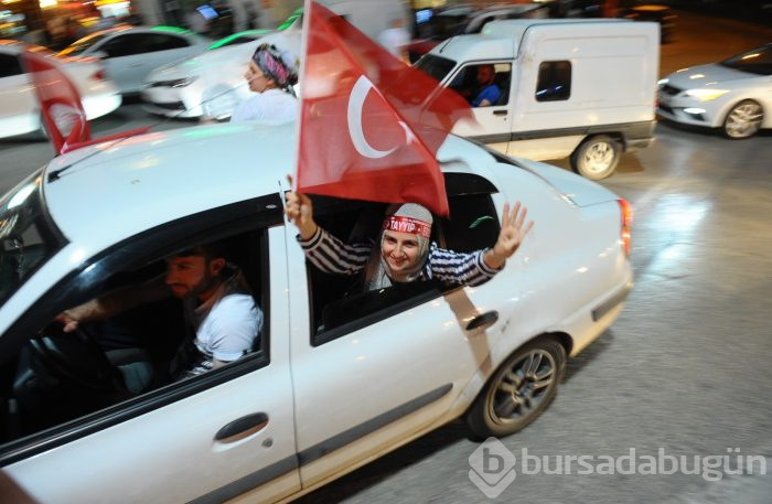 Bursa'da AK Parti'nin seçim kutlamaları başladı