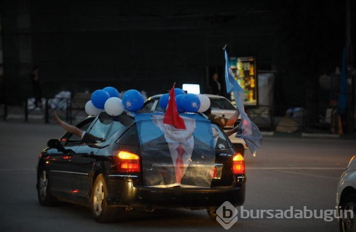 Bursa'da AK Parti'nin seçim kutlamaları başladı