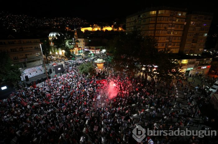 Bursa'da AK Parti'nin seçim kutlamaları başladı