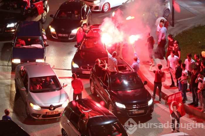 Bursa'da AK Parti'nin seçim kutlamaları başladı