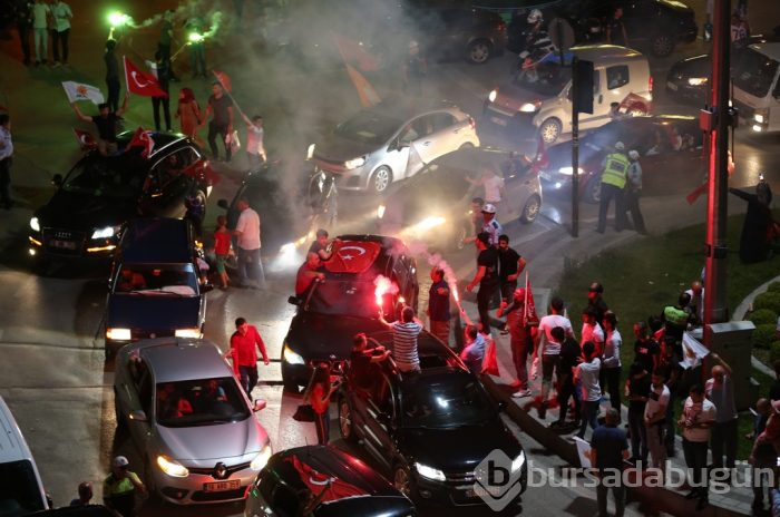 Bursa'da AK Parti'nin seçim kutlamaları başladı