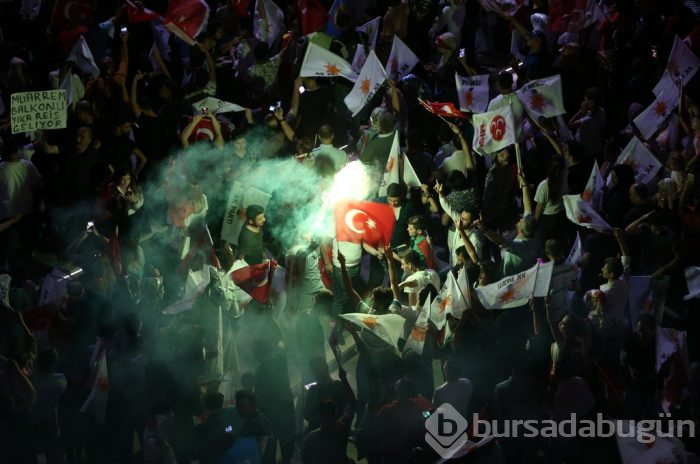 Bursa'da AK Parti'nin seçim kutlamaları başladı