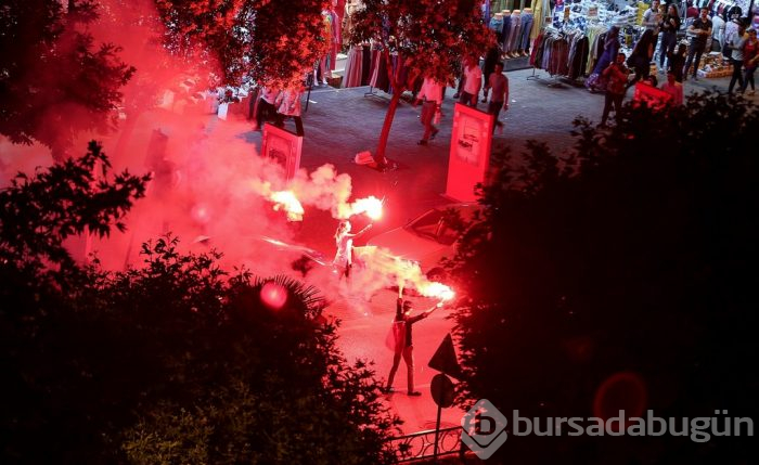 Bursa'da AK Parti'nin seçim kutlamaları başladı