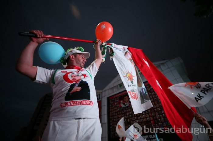 Bursa'da AK Parti'nin seçim kutlamaları başladı