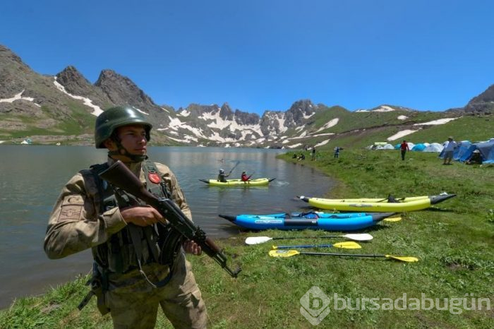 Hakkari'de Sat Buzul Gölleri'nde doğa festivali
