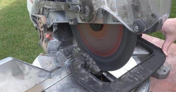 El bombasını testereyle kestiler!
