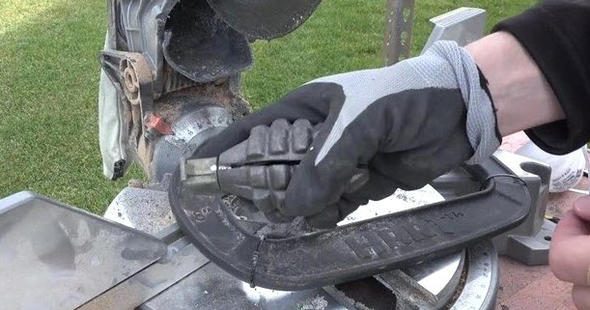 El bombasını testereyle kestiler!
