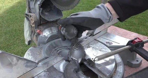 El bombasını testereyle kestiler!
