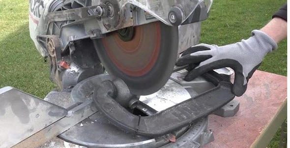 El bombasını testereyle kestiler!
