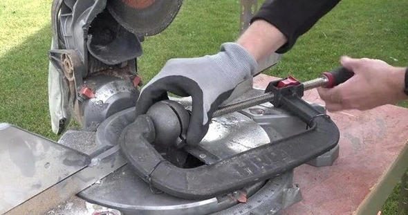 El bombasını testereyle kestiler!
