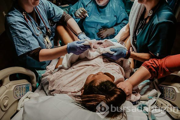 Herkes onu 'bebeği oldu diye ağlıyor' sandı... Nedeni şoke etti!
