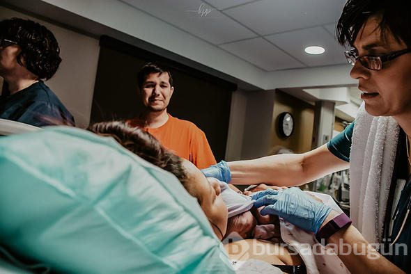Herkes onu 'bebeği oldu diye ağlıyor' sandı... Nedeni şoke etti!
