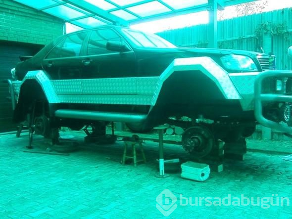 Rus mühendis hurdadan canavar yarattı
