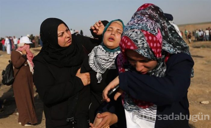 İsrail askerleri Türk bayrağı sallayan Filistinli genci vurdu