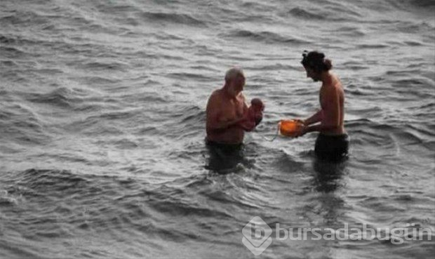 Rus turist denizde doğum yaptı! Görüntüler...