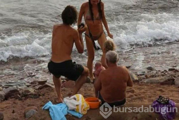 Rus turist denizde doğum yaptı! Görüntüler...
