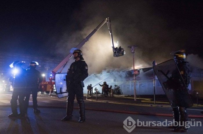 Fransa'da polis bir genci vurdu, sokaklar karıştı
