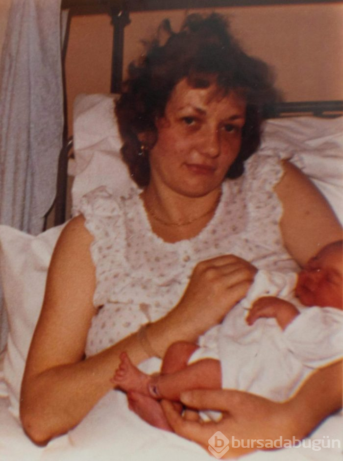 Annelerinden yıllarca şiddet gören 2 kız kardeş, yıllar sonra intikamlarını böyle aldı.