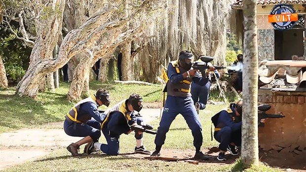 Lüks evde artık paintball oynanıyor