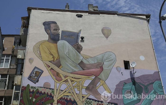 Kadıköy'de boş duvarlara sanat