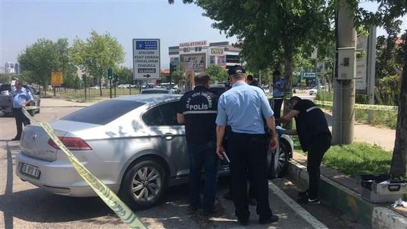 Ünlü tatlıcının sahibi eşiyle konuştuğu sırada silahla başından vuruldu
