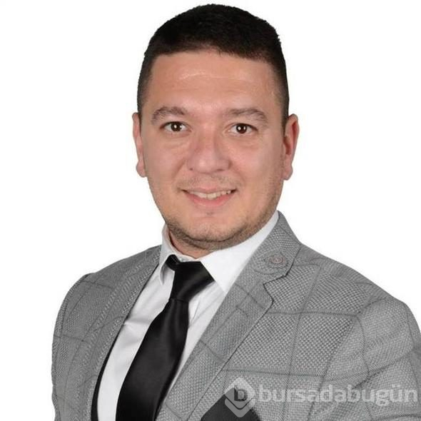 Ünlü tatlıcının sahibi eşiyle konuştuğu sırada silahla başından vuruldu
