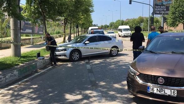 Ünlü tatlıcının sahibi eşiyle konuştuğu sırada silahla başından vuruldu
