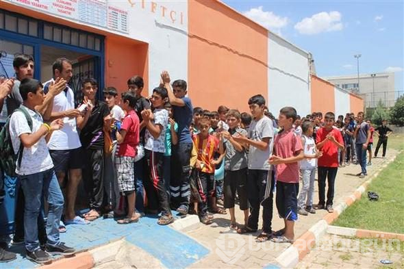 Şanlıurfa'da havuzlarda kuyruk oluştu