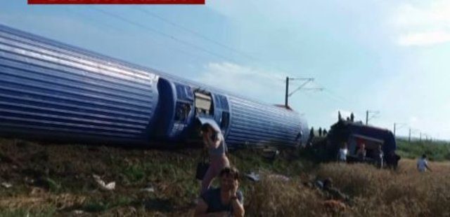 Tekirdağ'da tren kazası! İşte olay yerinden kareler
