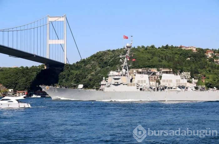 ABD savaş gemisi Boğaz'dan geçti
