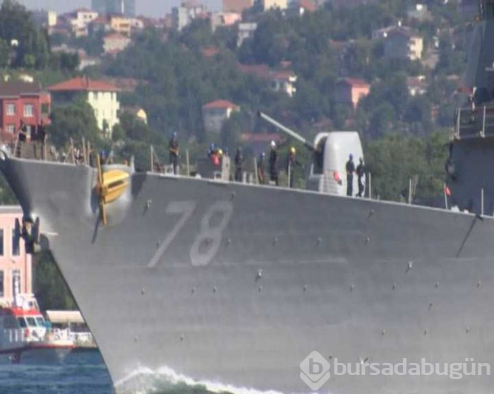 ABD savaş gemisi Boğaz'dan geçti
