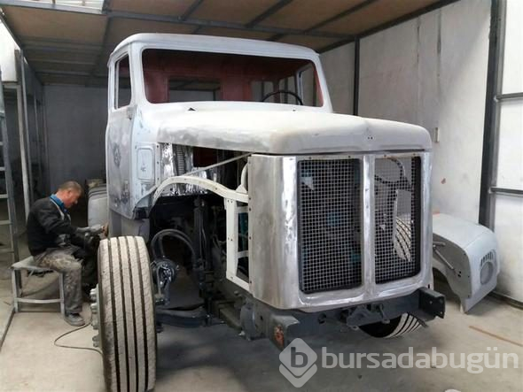 78 model kamyonu baştan yarattı! Türk kaporta ustasının yaptığına kimse inanamadı
