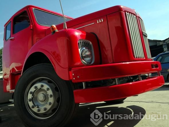 78 model kamyonu baştan yarattı! Türk kaporta ustasının yaptığına kimse inanamadı
