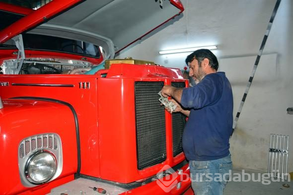 78 model kamyonu baştan yarattı! Türk kaporta ustasının yaptığına kimse inanamadı

