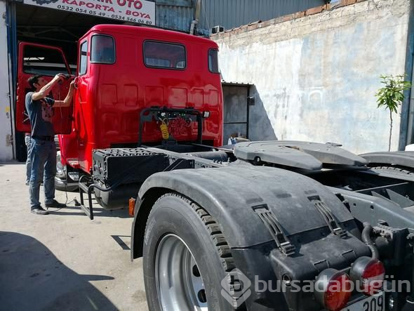 78 model kamyonu baştan yarattı! Türk kaporta ustasının yaptığına kimse inanamadı

