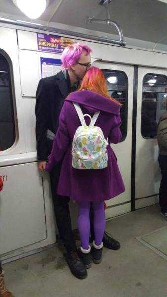 Dünyanın en garip metro yolcuları
