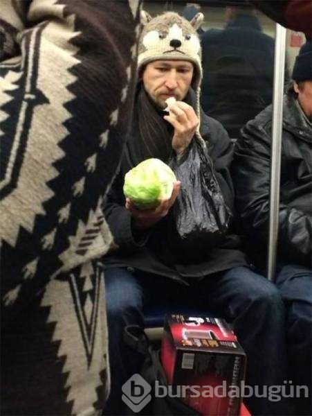 Dünyanın en garip metro yolcuları
