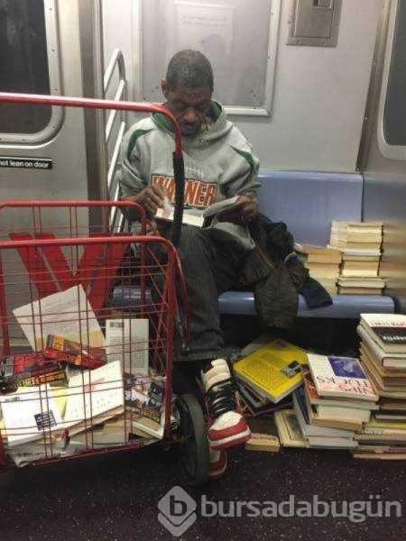 Dünyanın en garip metro yolcuları

