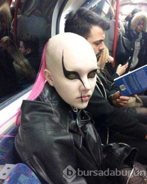 Dünyanın en garip metro yolcuları
