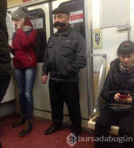 Dünyanın en garip metro yolcuları
