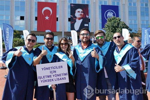 Işık Üniversitesi'nde on bininci mezun coşkusu