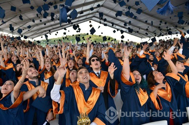 Işık Üniversitesi'nde on bininci mezun coşkusu